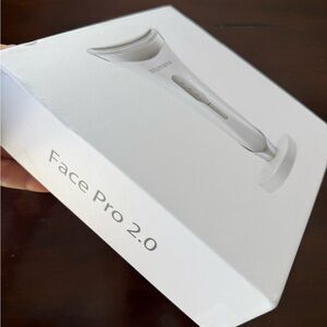 ✨NEVER USED✨ Blumene Face Pro 2.0 Skincare Tool - White